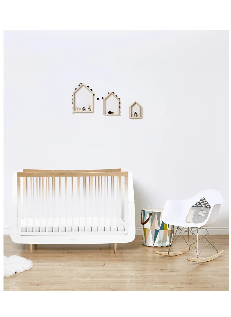 سنوز Kot Skandi Cot Bed For Infant And Baby/Kids/Toddler, Easily Convert To Toddler Bed, Made of Sustainably Sourced Wood, Suitable From 0 To 10 Years (W72 X L133Cm X H89Cm) - Natural