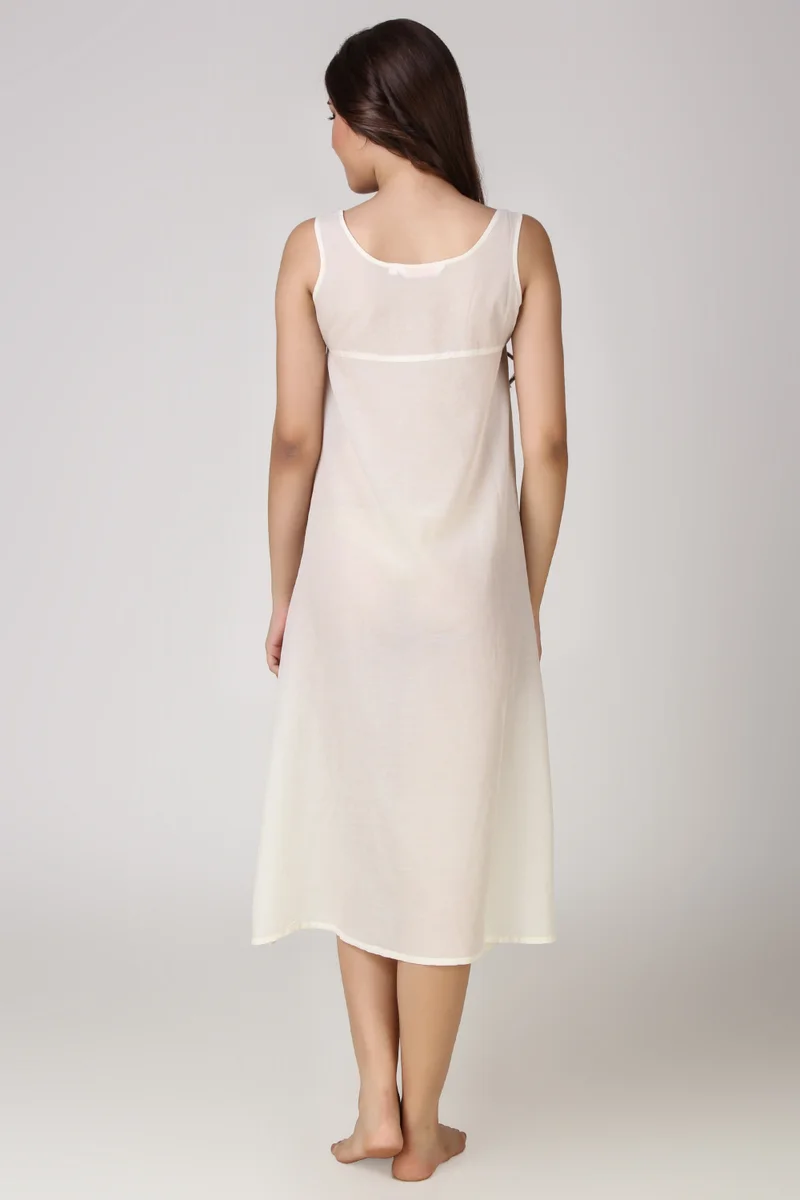 افتر دارك سامانثا، ثوب نوم و روب مطرز