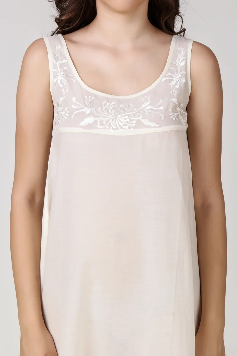 افتر دارك سامانثا، ثوب نوم و روب مطرز