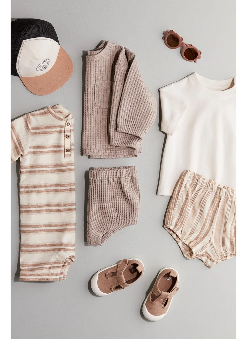 H&M Appliquéd cap