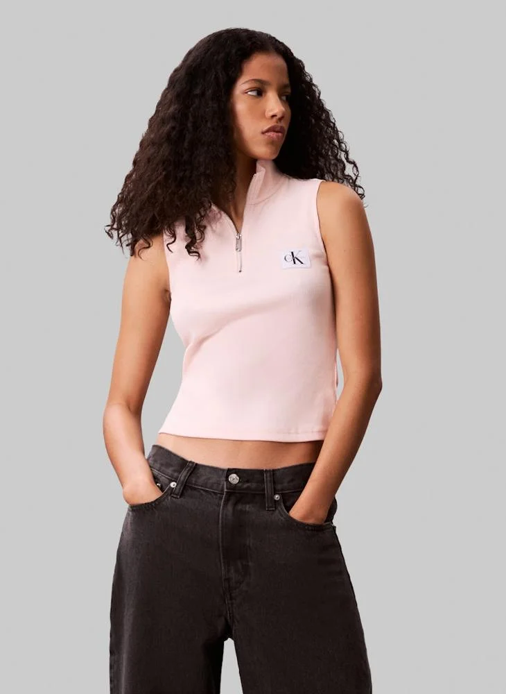 كالفن كلاين جينز تيشيرت بدون أكمام بسحاب أمامي بشعار