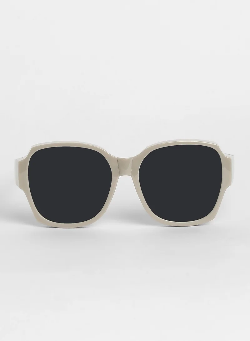 Haute Sauce Haute Sauce Unisex Foldable Oversized Sunglasses For Casual Wear | One-Size | Grey Polycarbonate Frame | Black Polarized Lens | Full Rim | Eyewear For Woman & Girls