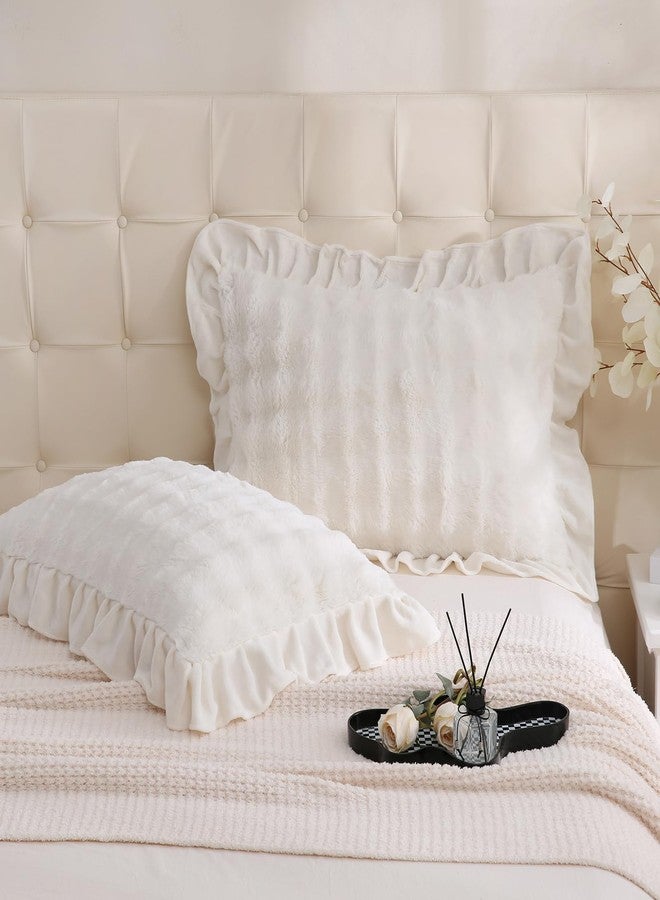 Bedbay أغطية وسائد مخملية بيضاء من الفرو الصناعي من Bedbay، أغطية وسائد قياسية مكشكشة، أغطية وسائد ناعمة ورقيقة، طقم أغطية وسائد كوين لشخصين، أغطية وسائد من فرو الأرانب، أغطية وسائد فقاعية للفتيات والمراهقات والبالغات - أبيض، كوين - Image 1