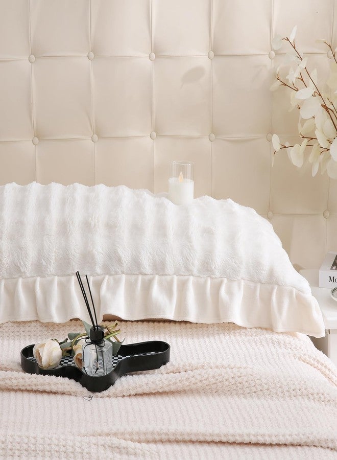 Bedbay أغطية وسائد مخملية بيضاء من الفرو الصناعي من Bedbay، أغطية وسائد قياسية مكشكشة، أغطية وسائد ناعمة ورقيقة، طقم أغطية وسائد كوين لشخصين، أغطية وسائد من فرو الأرانب، أغطية وسائد فقاعية للفتيات والمراهقات والبالغات - أبيض، كوين - Image 4
