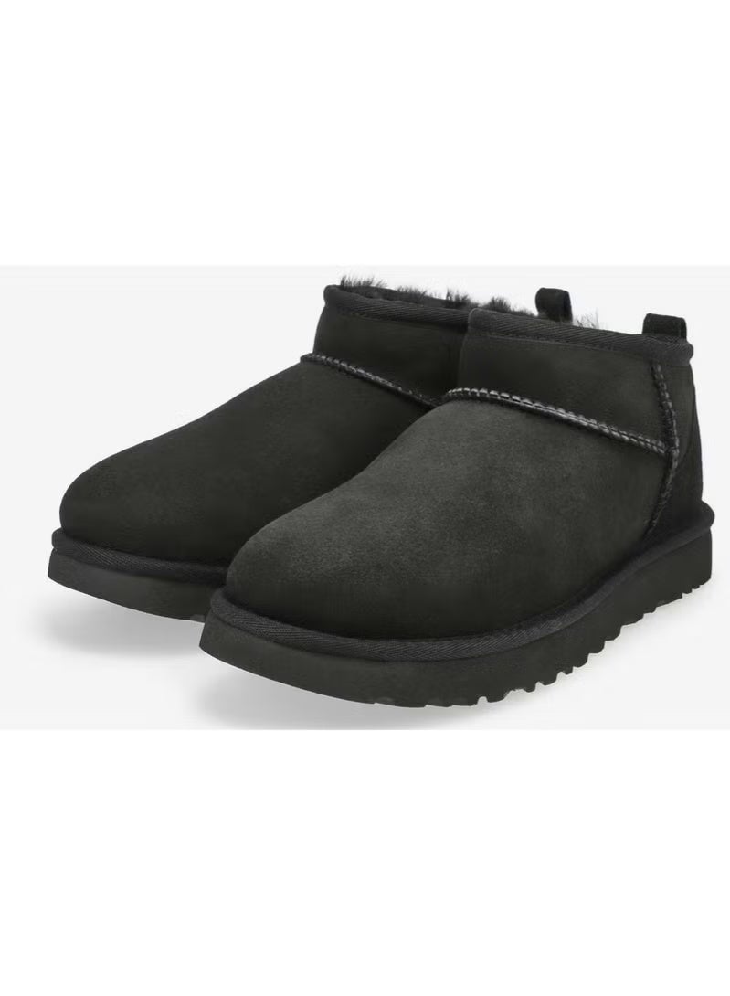 UGG Women’s Classic Mini II Ankle Boots – Cozy Winter Comfort - Image 4