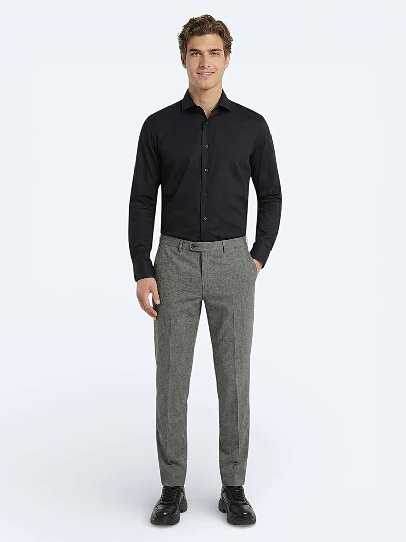 كيب قميص أسود سادة بقصة عادية طويلة منسوج كلاسيكي مصنوع من القطن بنسبة 100%
