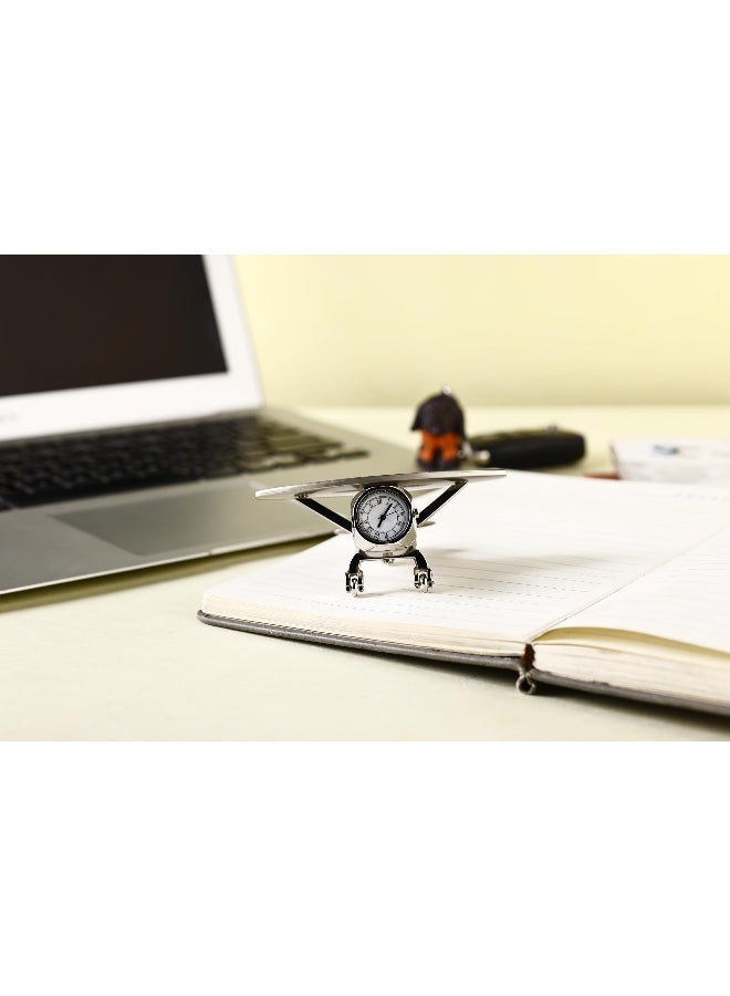 Decor ساعة طاولة تناظرية بتصميم طائرة وزن ورق معدني قطعة عرض للطاولة في المنزل أو المكتب باللون الفضي 7 × 10 × 5 سم - Image 3
