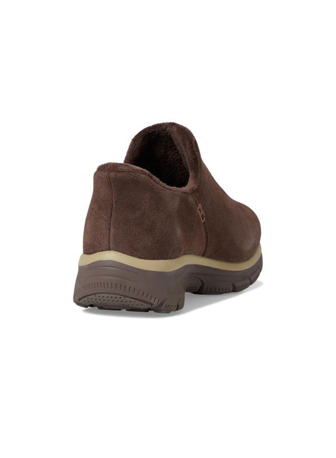 SKECHERS حذاء نسائي سهل الارتداء - بوت كاحل من جلد السويد بدون استخدام اليدين، شوكولاتة، 7 عريض - Image 5