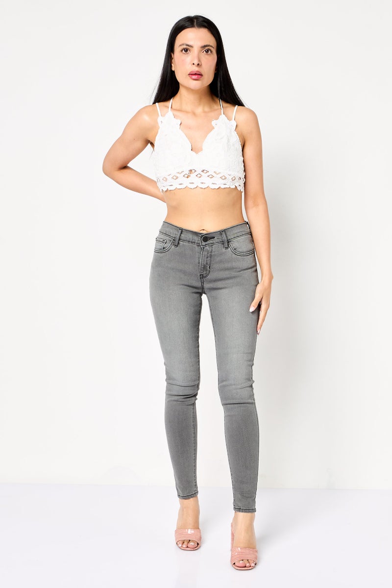 Levi's جينز نسائي سوبر سكينى مغسول وقابل للتمدد، رمادي - Image 2