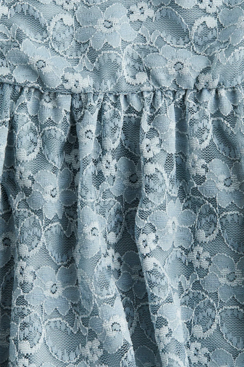 اتش اند ام تنورة من الدانتيل