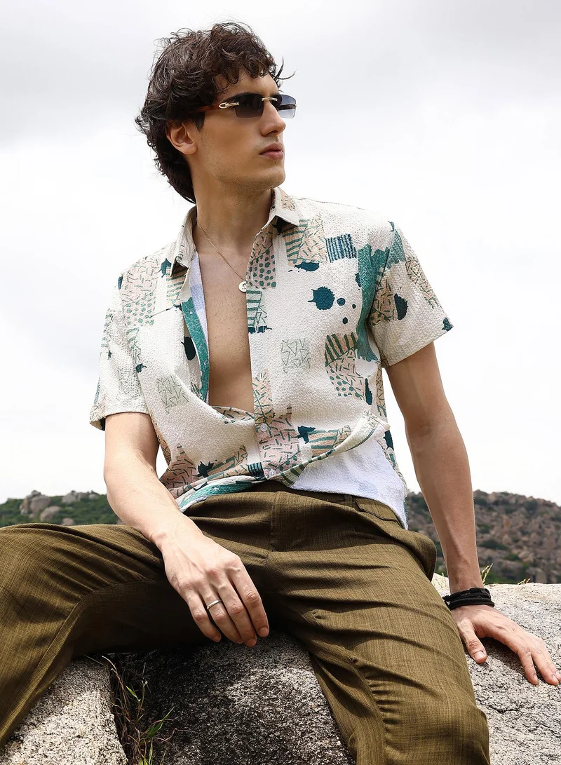 Campus Sutra Men's Forest Green & Bone Beige Abstract Seersucker Shirt For Casual Wear | Spread Collar | Short Sleeve | Button Closure | Shirt Crafted With Comfort Fit For Everyday Wear