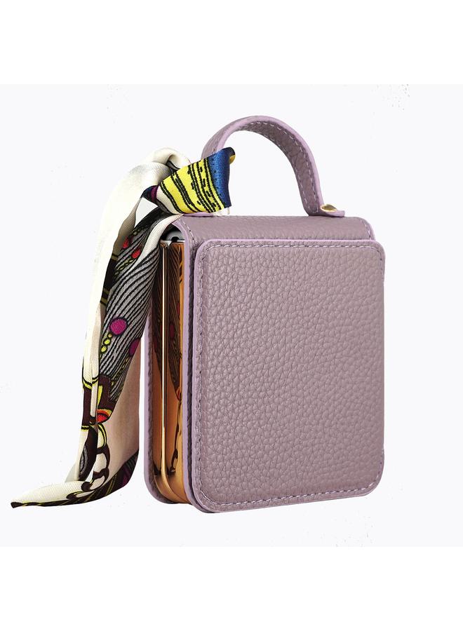 اس-توب جراب لهاتف Samsung Galaxy Z Flip6 بنمط الليتشي مع مرآة مكياج من البولي يوريثان مع وشاح حريري - Image 1