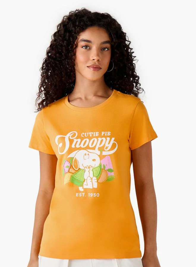 اس بي كاركترز Regular Fit Cotton T-shirt with Snoopy Print