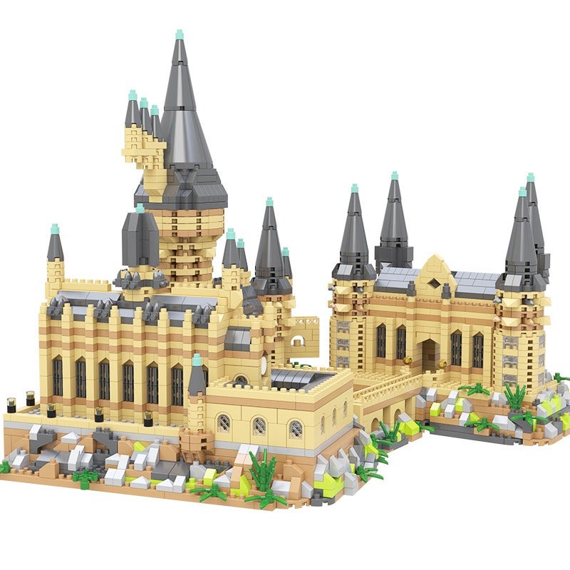 Hogwarts Castle building block toy set, suitable for ages 7 and up, 6,998 pieces. - Image 1