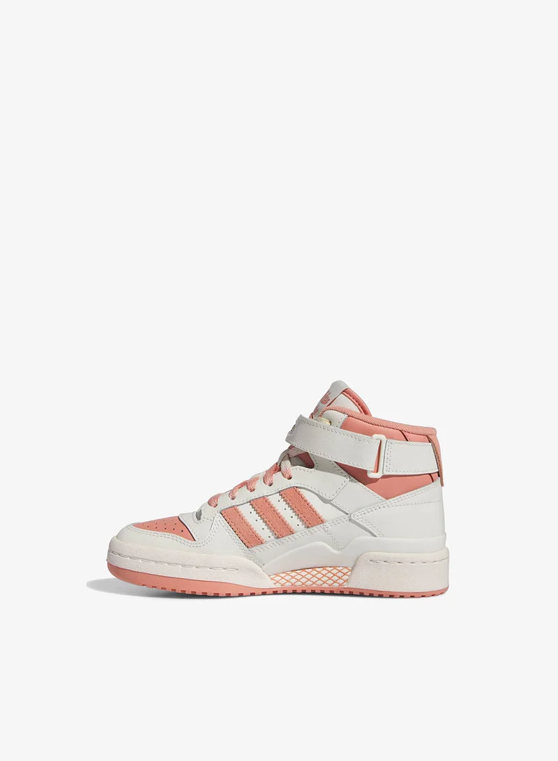 اديداس منتدى الشباب المتوسط