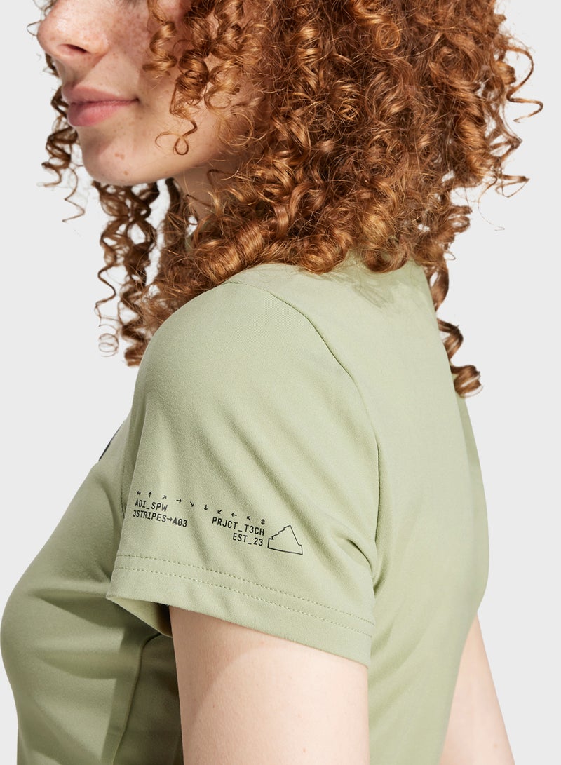 adidas تيشيرت بطبعة المدينة - Image 4