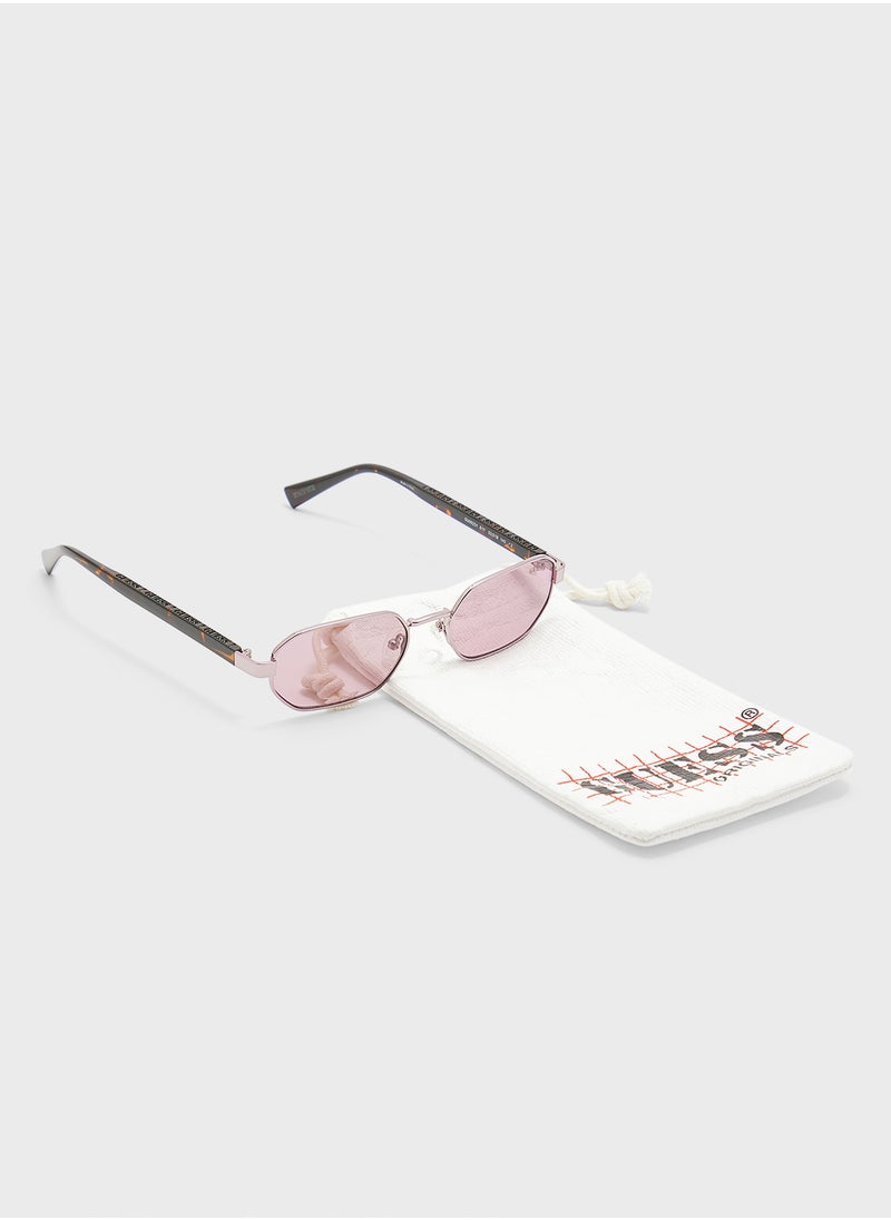 GUESS Gu0023181Y53 Shape Sunglasses  - Image 4