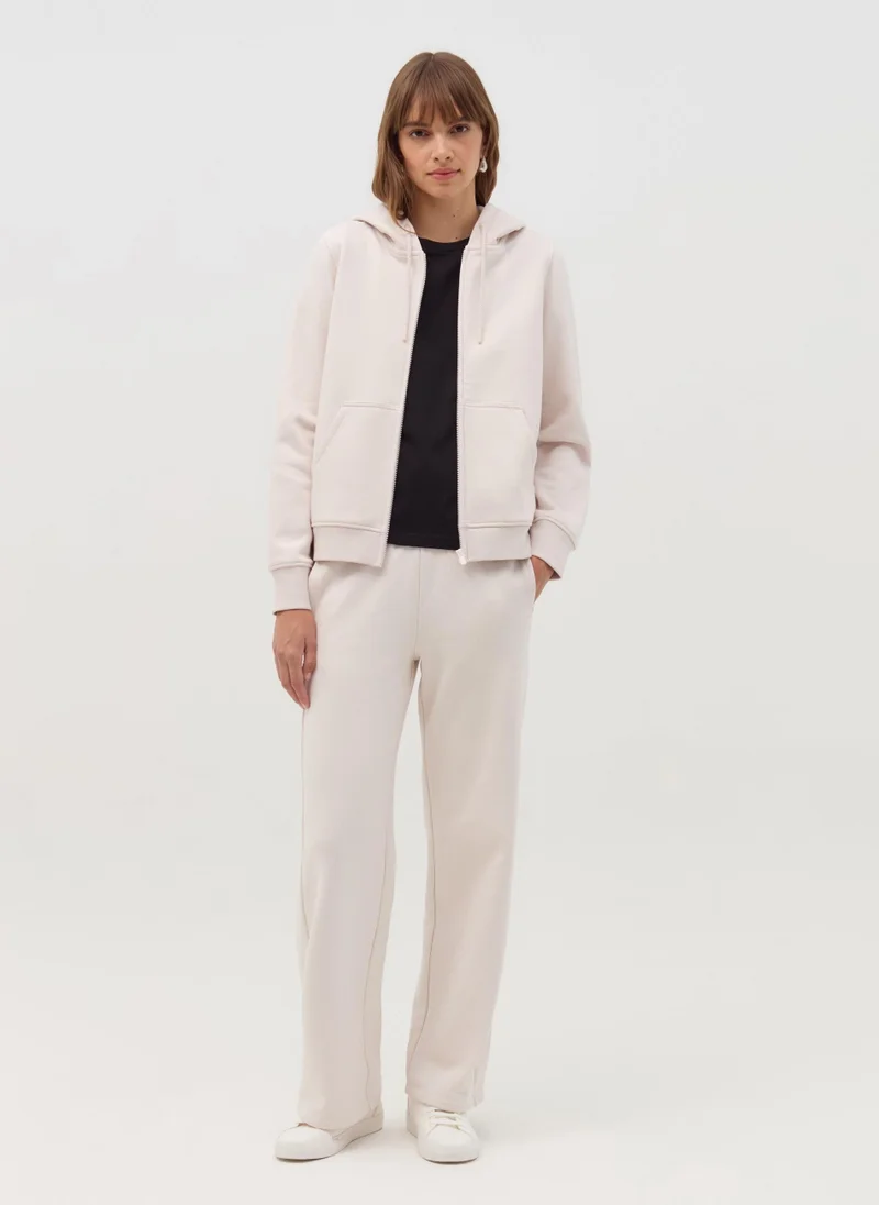 او في اس Essential sweatshirt with hood
