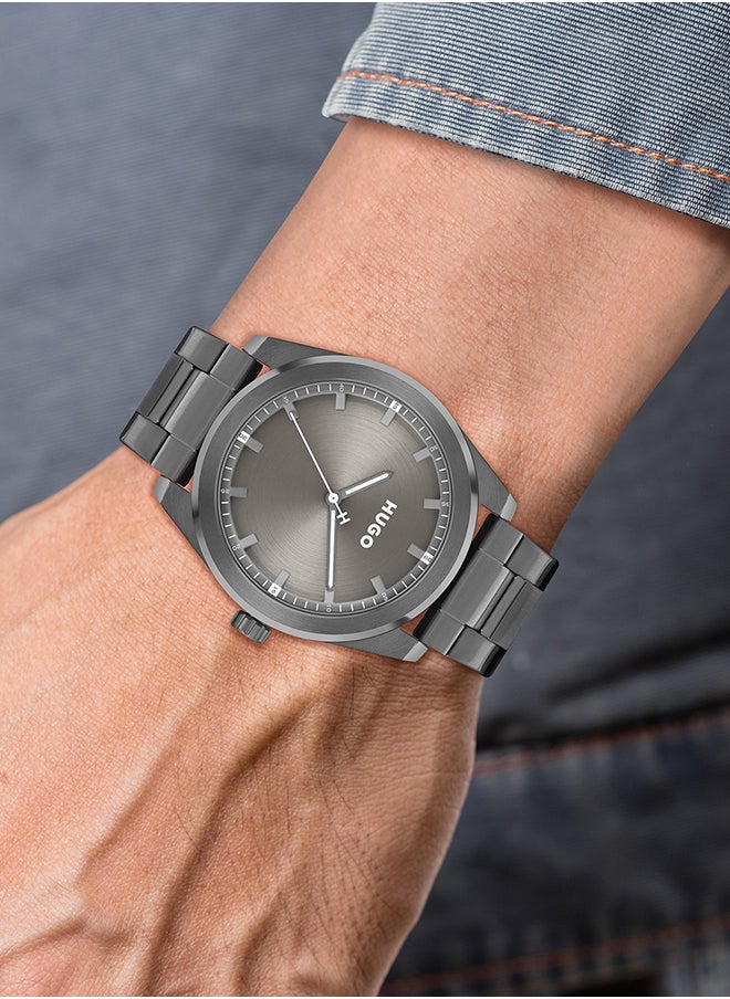 HUGO BOSS - Men's Analog Round Shape Stainless Steel Wrist Watch 1530355 - 42 Mm - Image 1