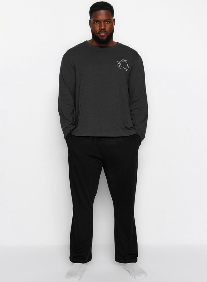 trendyol Anthracite Regular Fit Embroidered Knitted Plus Size Pajamas Set - Image 4