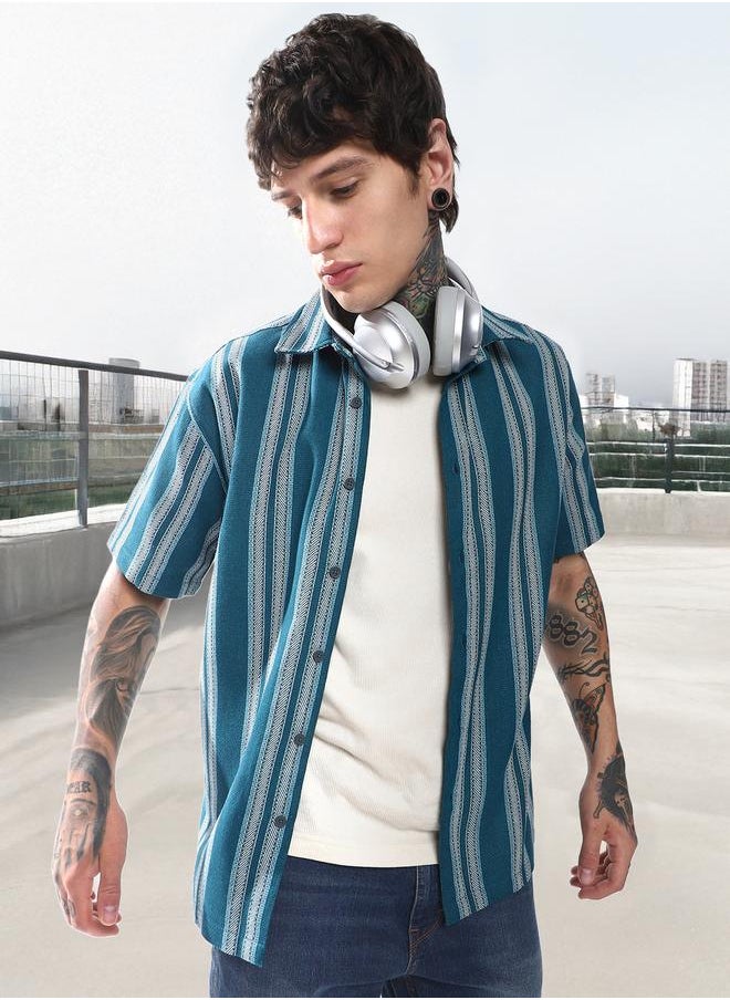 Hubberholme Men Relaxed Fit Spread Collar Vertical Striped Cotton Casual Shirt  - Image 2