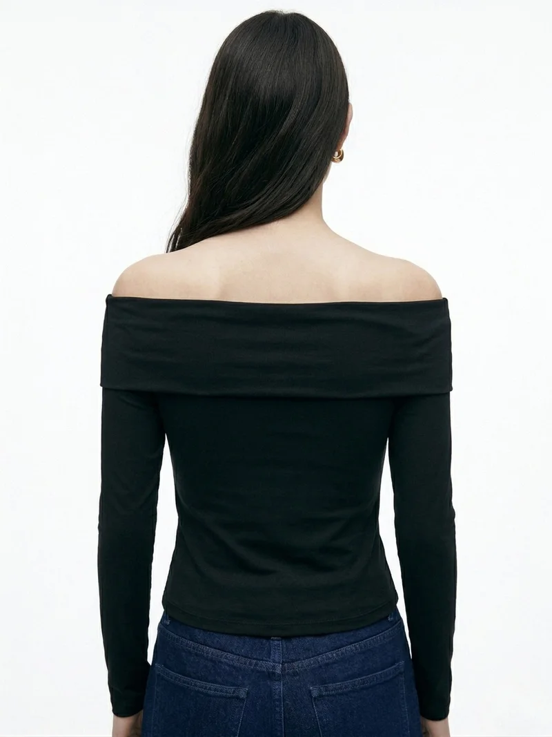 Outzidr  Black Off-Shoulder With Metal Buckle Trim Detail Top for Women | Best Price UAE
