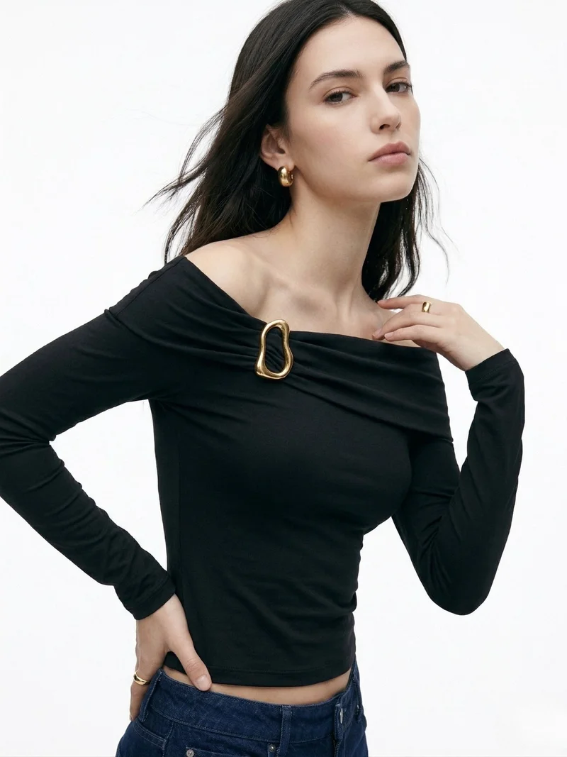 Outzidr  Black Off-Shoulder With Metal Buckle Trim Detail Top for Women | Best Price UAE