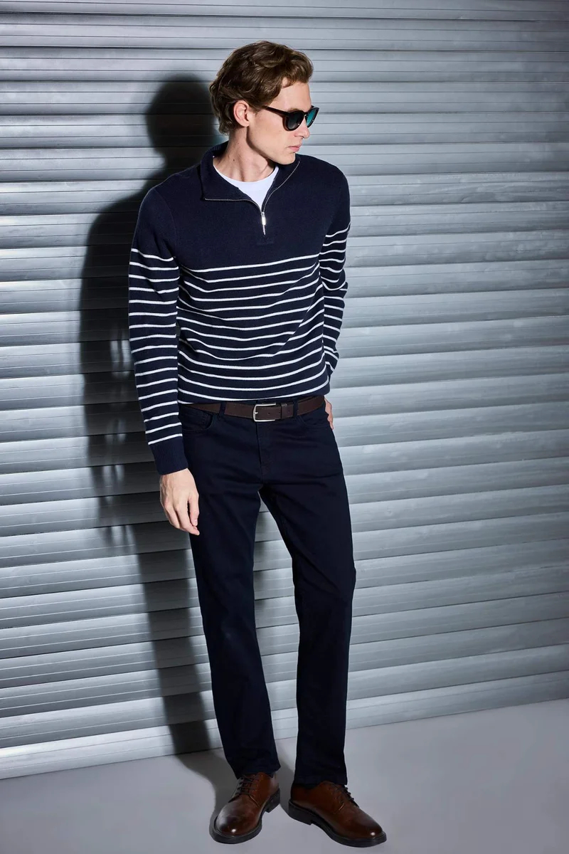 ديفاكتو Standard Fit Half Zippered Striped Knit Pullover