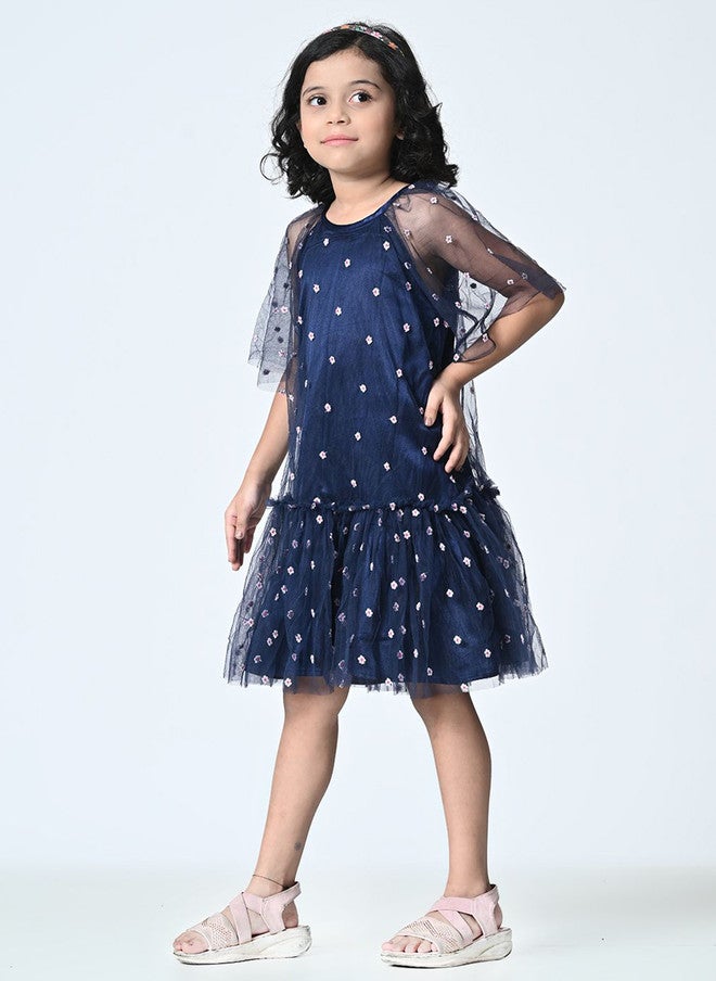 Rue Collection فستان بنمط منخفض الخصر مزين باللون الأزرق البحري للفتيات - Image 4