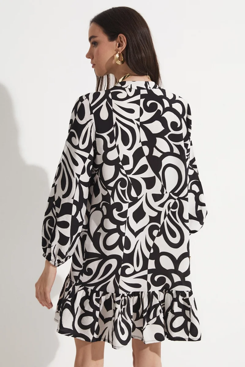 جون Button Detail Loose Cut Dress