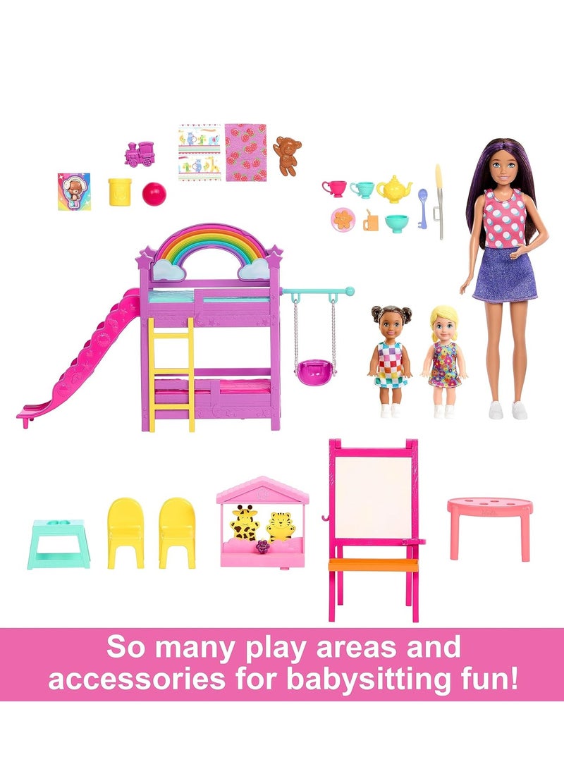 Barbie مجموعة ألعاب ماتييل باربي سكيبر لمربية الأطفال النهائية مع 3 دمى، أثاث و 15+ ملحقات، تشمل أسرّة بطابقين و لوح رسم يتغير لونه - Image 2