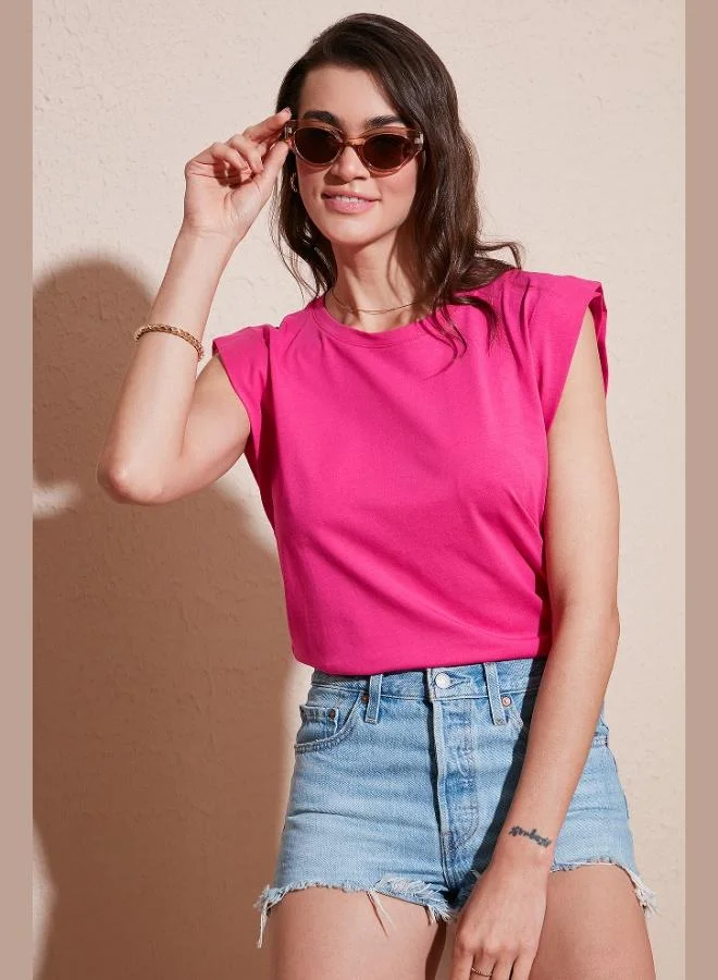 ليلا تيشيرت قطن نسائي بدون أكمام بياقة دائرية