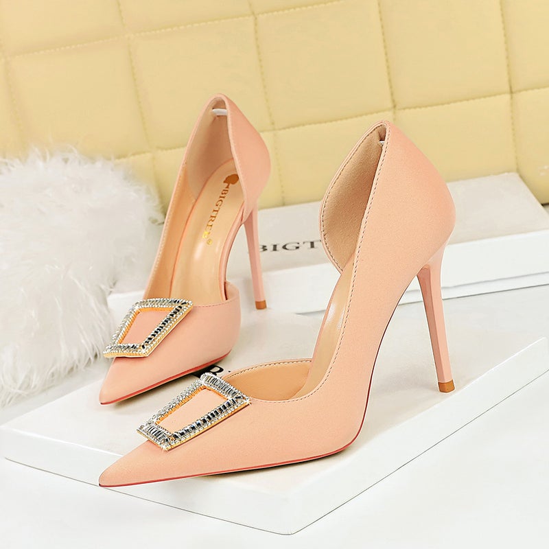 626-K8 Style Banquet Thin Heeled Shallow Mouth Pointed Side Hollow Slim Look Metal Water Diamond Buckle High Heeled Shoes - Image 3