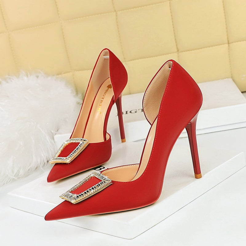 626-K8 Style Banquet Thin Heeled Shallow Mouth Pointed Side Hollow Slim Look Metal Water Diamond Buckle High Heeled Shoes - Image 1