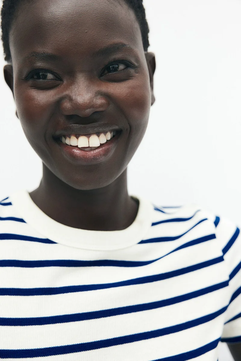 اتش اند ام تي-شيرت من خامة مرنة