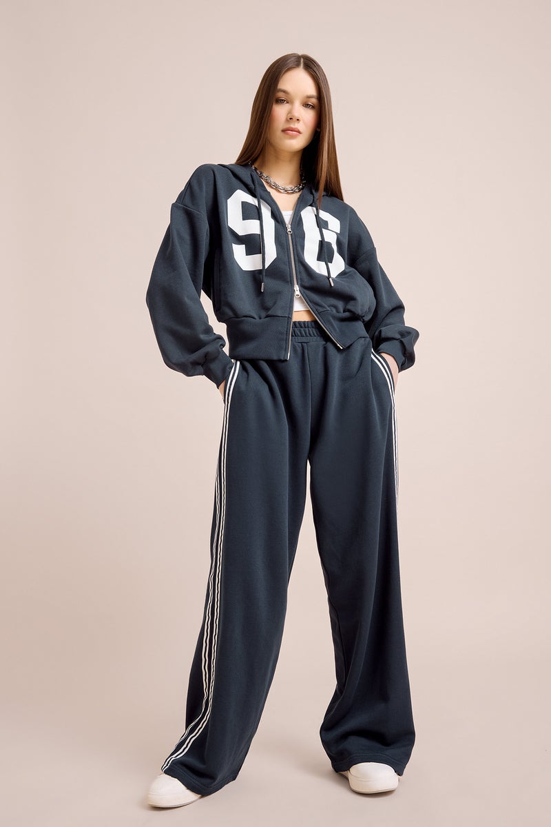 DeFacto Woman Oversize Fit Hooded Printed Thick Fabric Cardigan  - Image 2