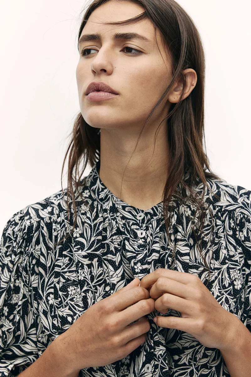 H&M Balloon-Sleeved Blouse