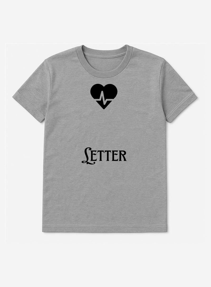 لوحة تيشيرت قطن قابل للتخصيص بحرف من اختيارك مع تصميم قلب - Image 5