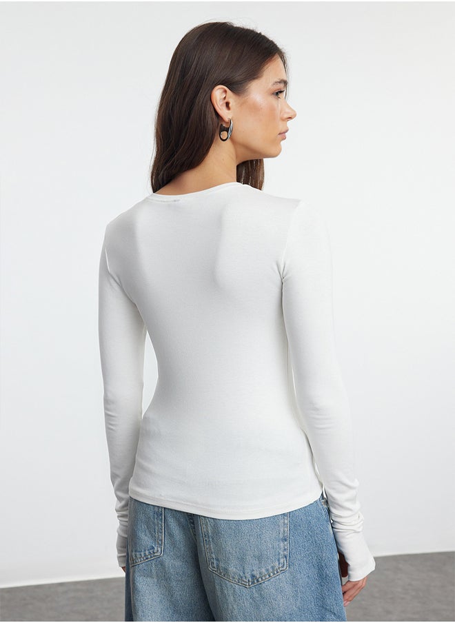 trendyol - Ecru Viscose/Soft Fabric Stretchy Knitted Blouse with Fingering Detail TWOAW25BZ00014 - Image 1