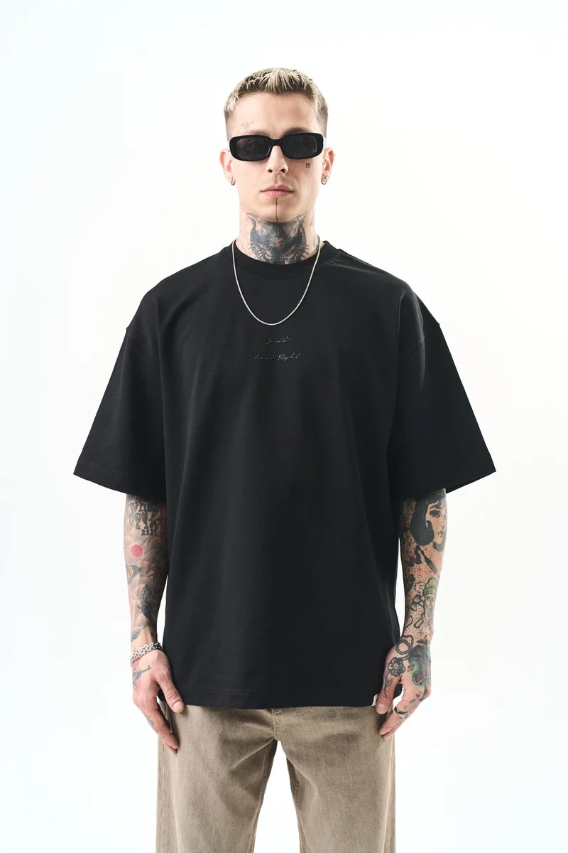 ريسباير تي شيرت رجالي مقاس كبير (Oversize) مطرز بـ "Just Hold"، أسود