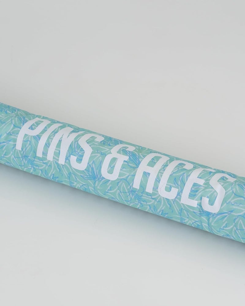 Pins & Aces Beer Sleeve 7-Can Insulated Cooler Sleeve - Stores Up to 7 Cans Discreetly in Your Golf Bag - Keeps Canned Beverages Cold On The Golf Course - Fits Most Golf Bags Styles & Types - Image 2