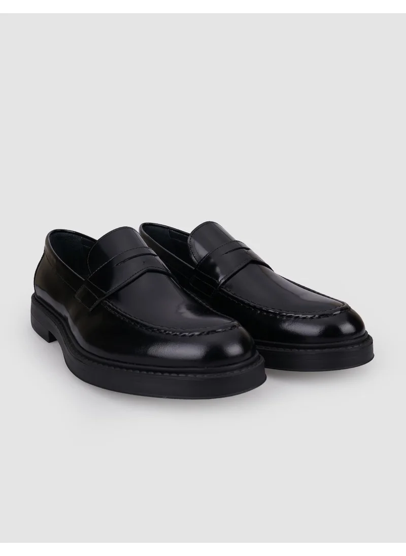 Cabani Leather Black Open Belt Detailed Men's Loafer