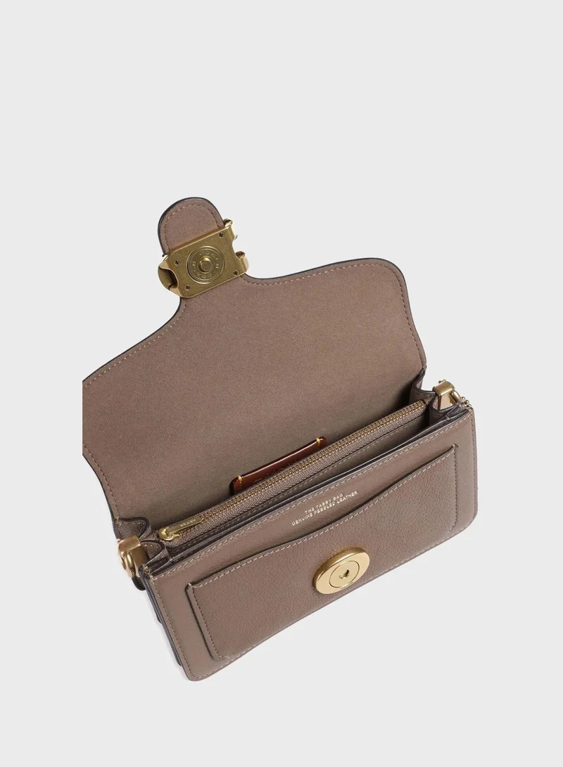 كوتش حقيبة كتف تابّي مقاس 20 من جلد مصقول