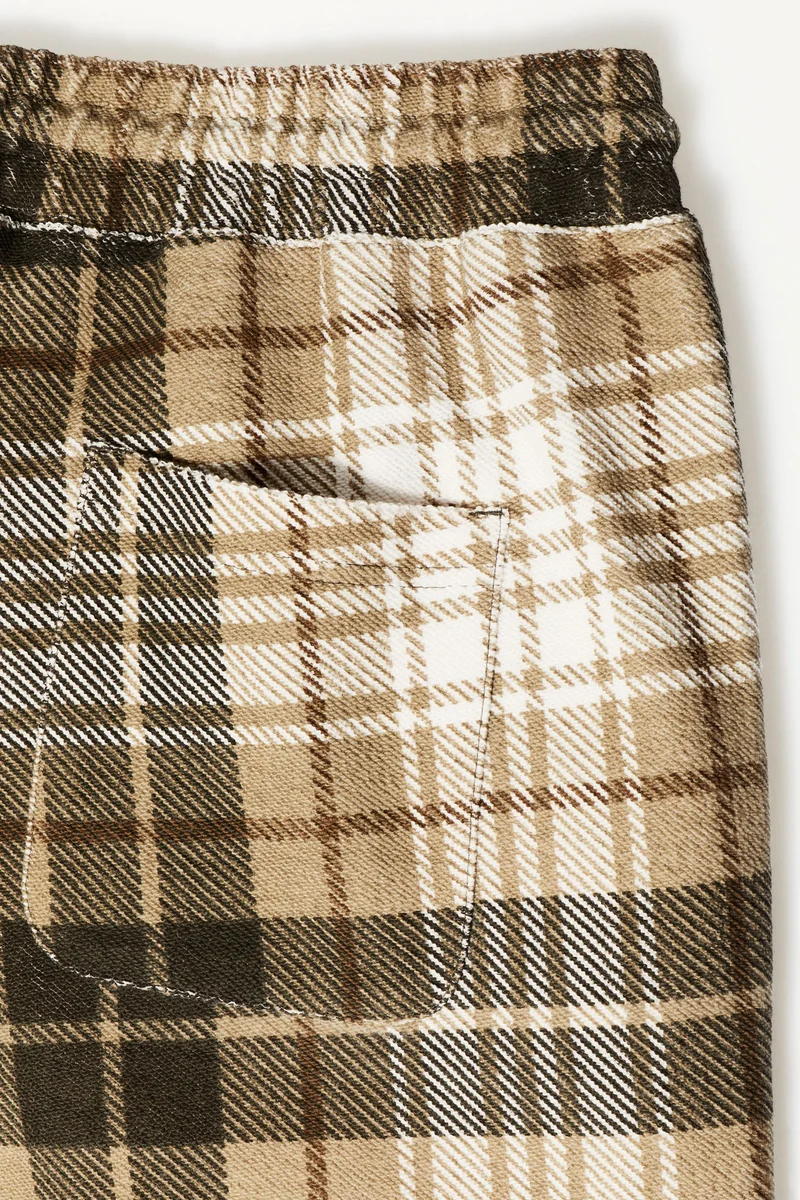 اتش اند ام بنطلون سويت مزيّن بنقشة مربعات