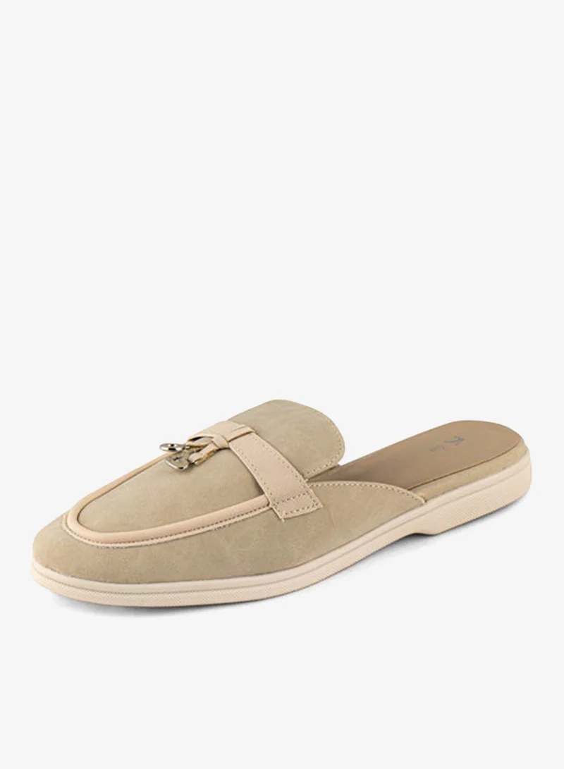 فينتشي صنادل نسائية مسطحة ذات أصابع مدببة