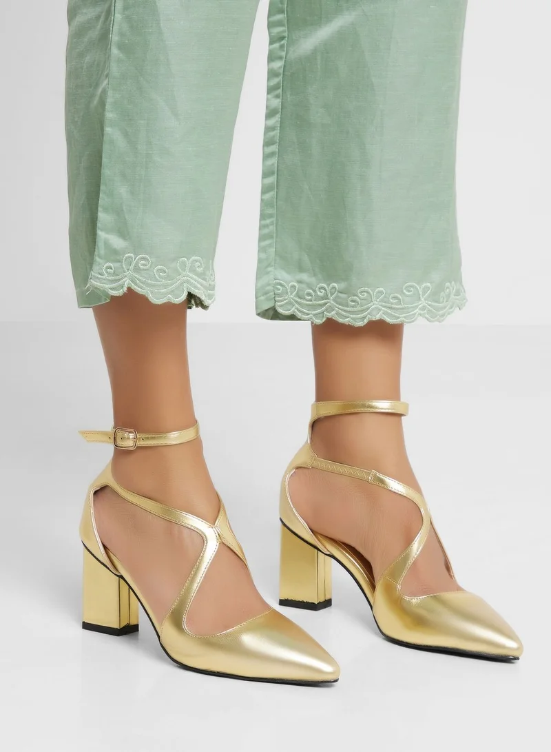 خزانة Criss Cross Block Heel Pointed Pump