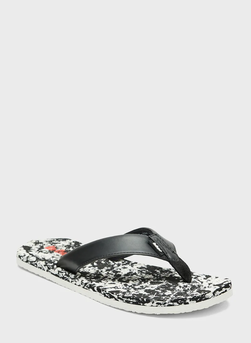 لي كوبر Logo Flip Flops