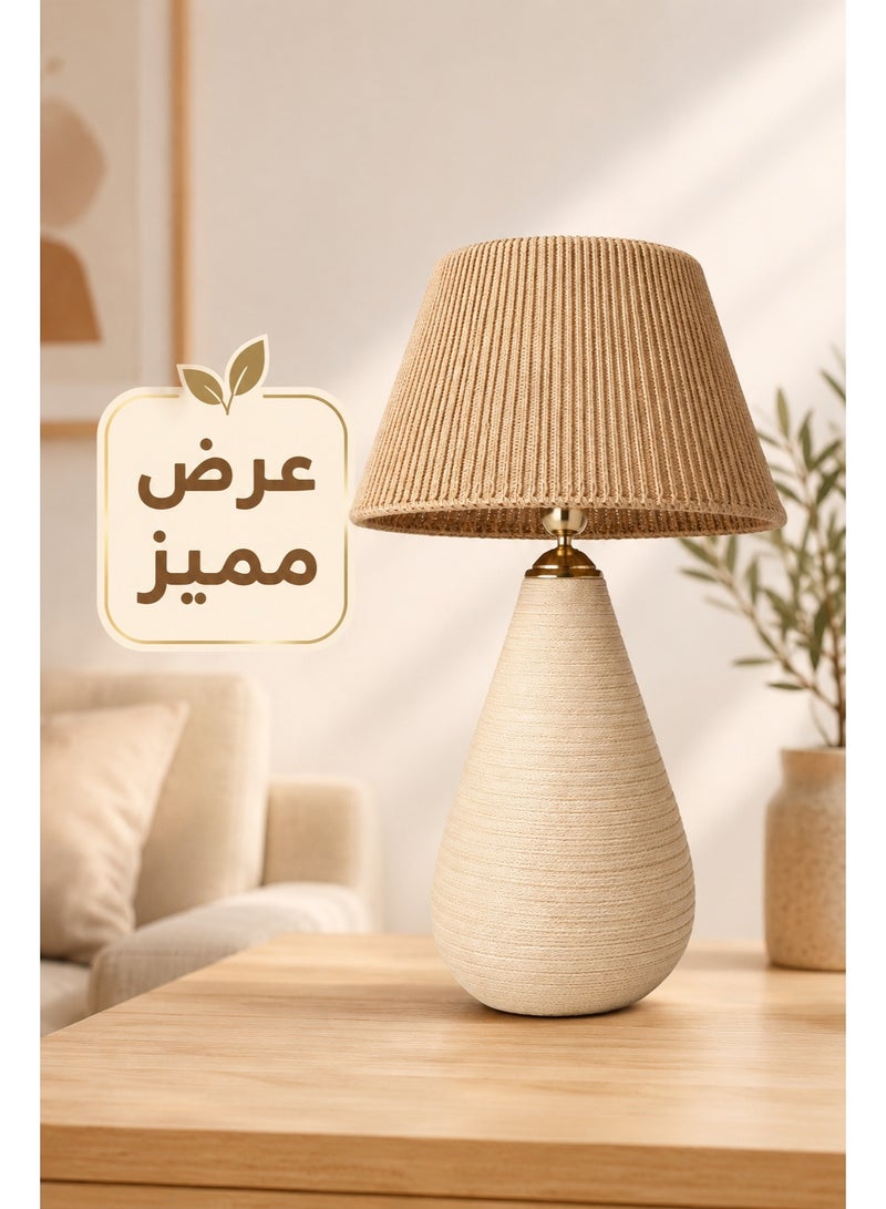 كالدا أباجورة مكتب سيراميك مصنوعة يدوياً من "كالدا دروب" – قاعدة طمي طبيعي 100% مع شابوه خيش ريفي – تصميم مخروطي مضلع – إضاءة دافئة لغرفة النوم وغرفة المعيشة - Image 2