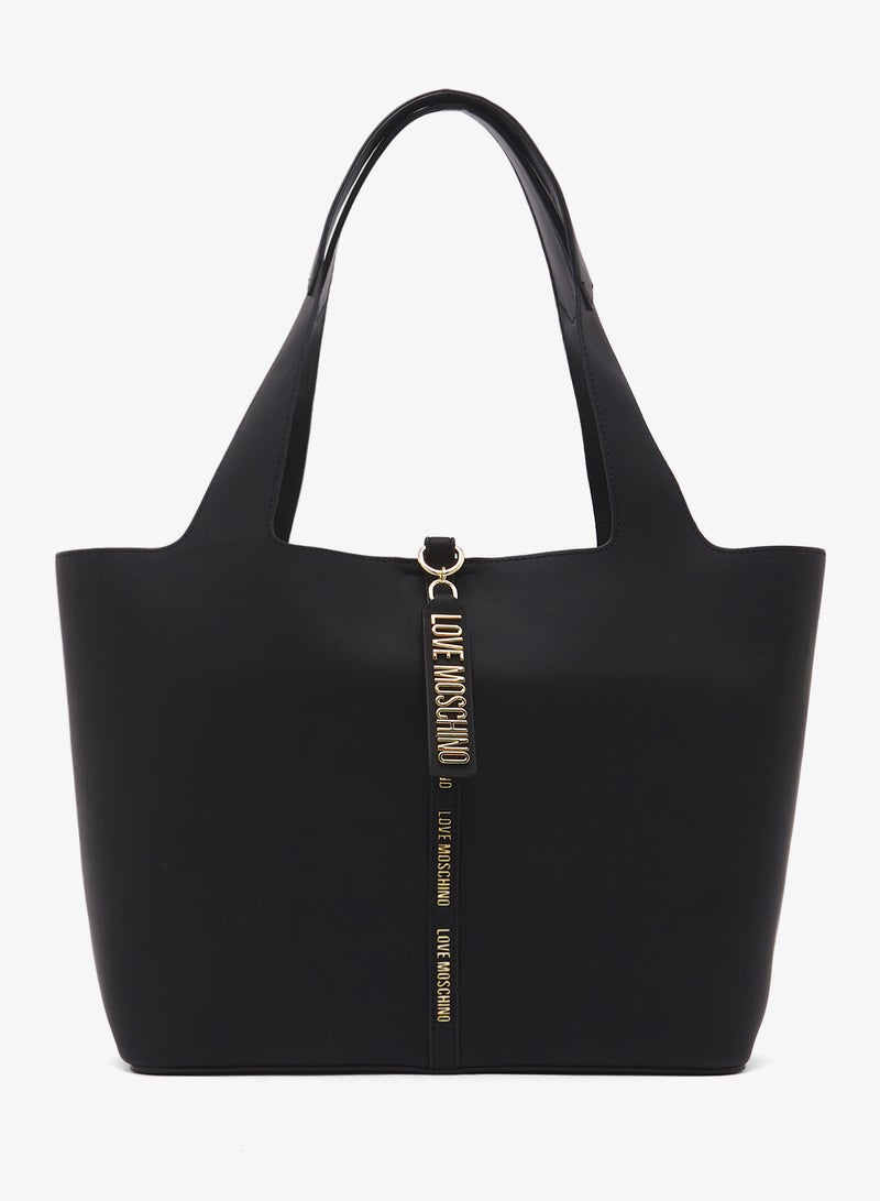 حقيبة كتف بسحاب علوي ومقبض علوي بشعار