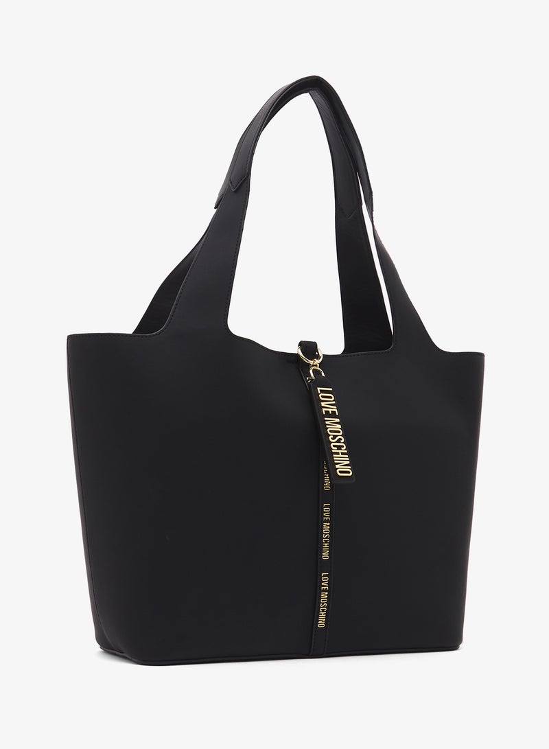 حقيبة كتف بسحاب علوي ومقبض علوي بشعار